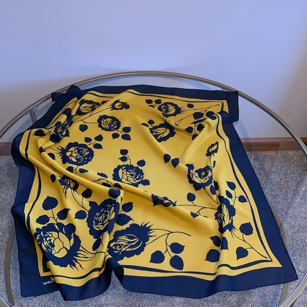 Valentina Fiore Floral Scarf - Picture 9 of 14